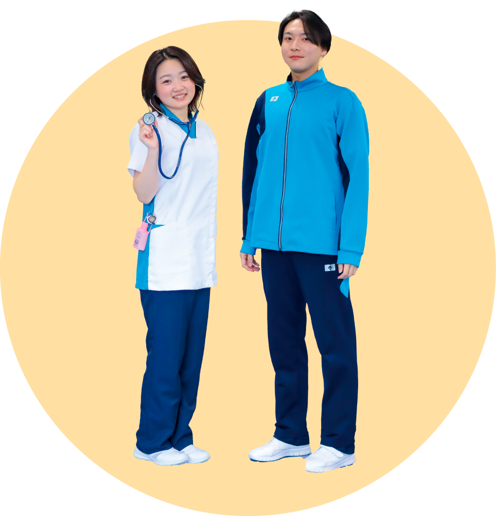看護実習服と体操服を着た学生